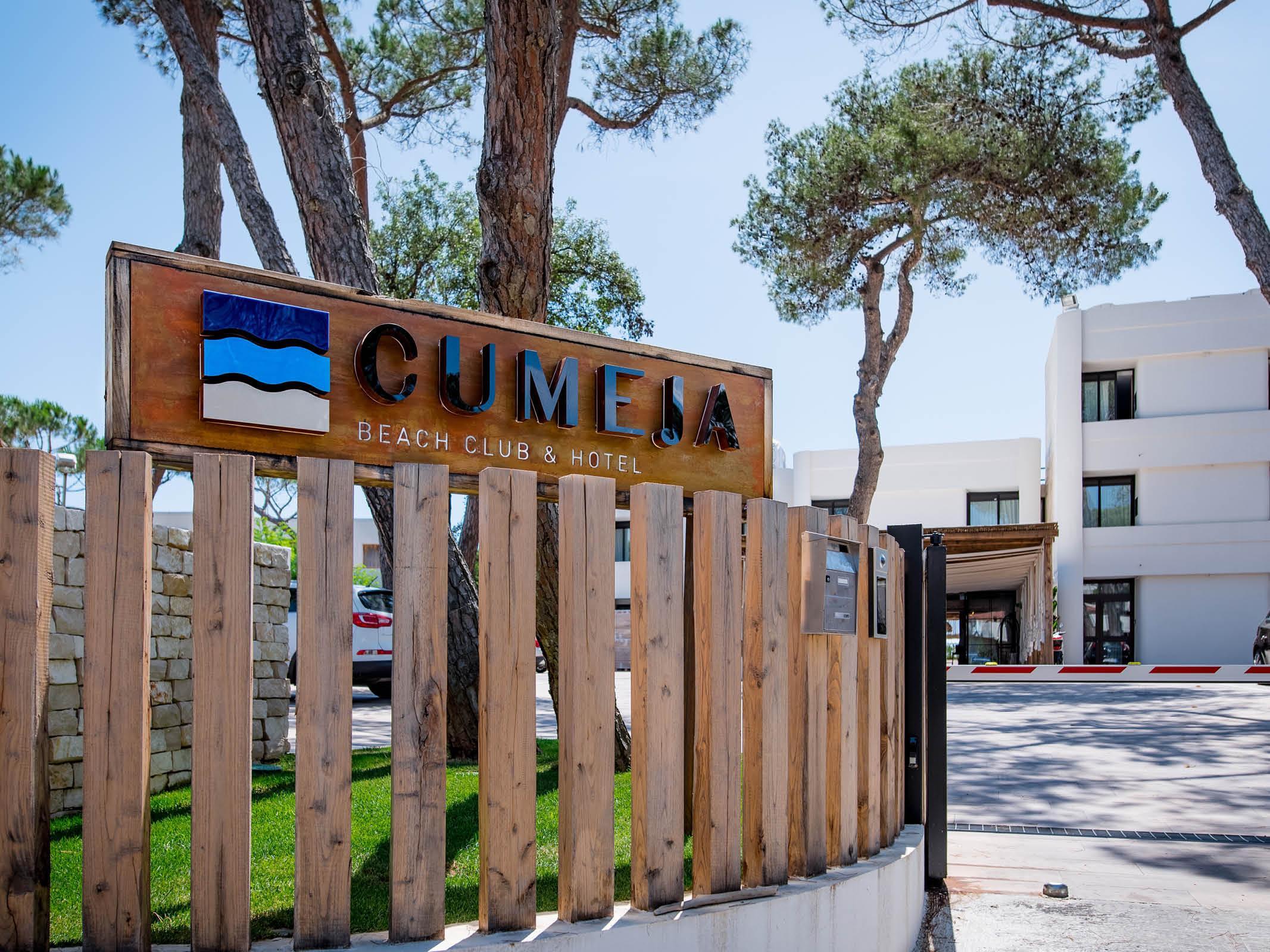 Cumeja Beach Club & Hotel Baia Domizia Exteriör bild