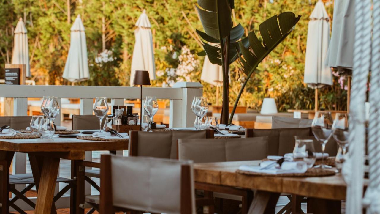 Cumeja Beach Club & Hotel Baia Domizia Exteriör bild