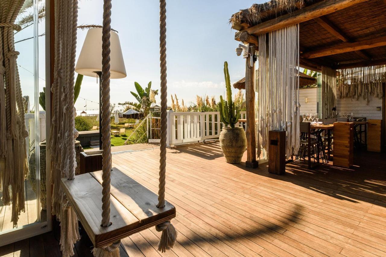 Cumeja Beach Club & Hotel Baia Domizia Exteriör bild