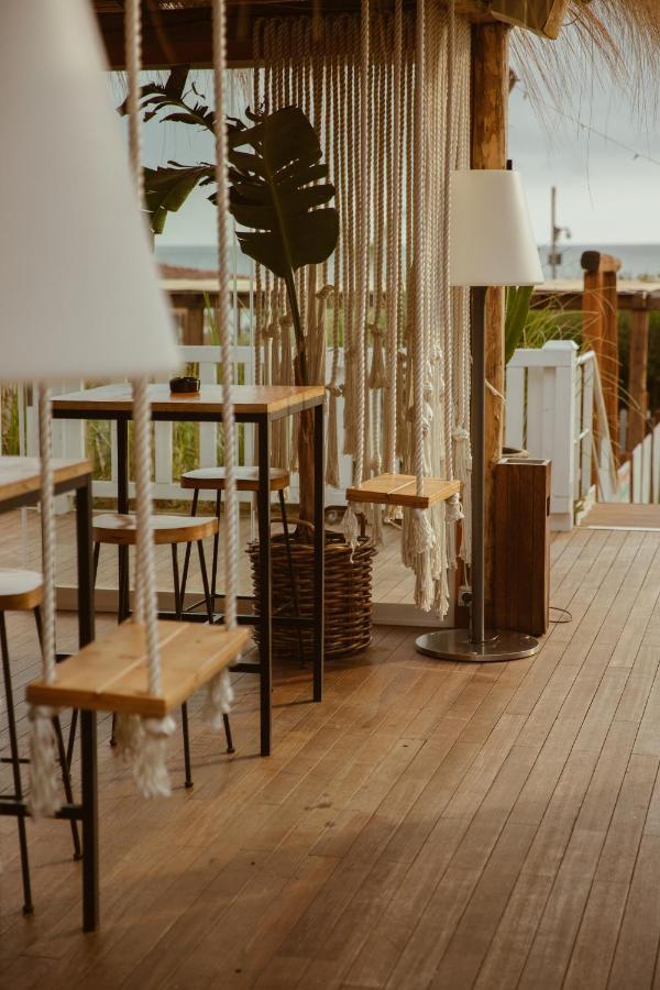 Cumeja Beach Club & Hotel Baia Domizia Exteriör bild