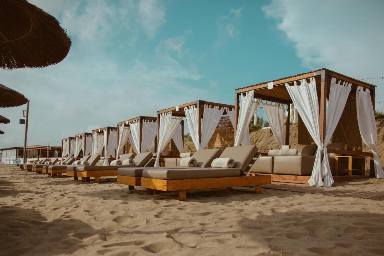 Cumeja Beach Club & Hotel Baia Domizia Exteriör bild