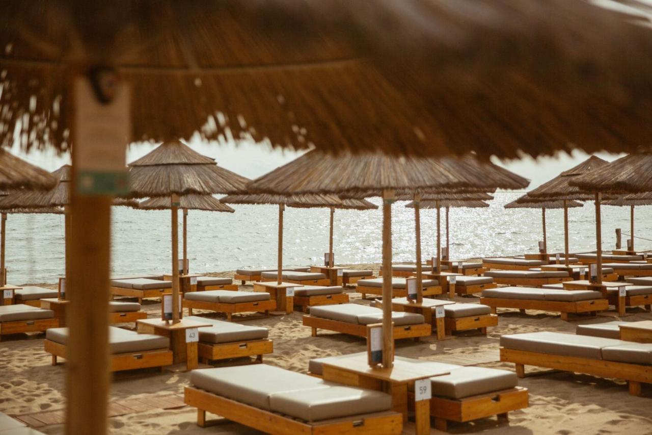 Cumeja Beach Club & Hotel Baia Domizia Exteriör bild